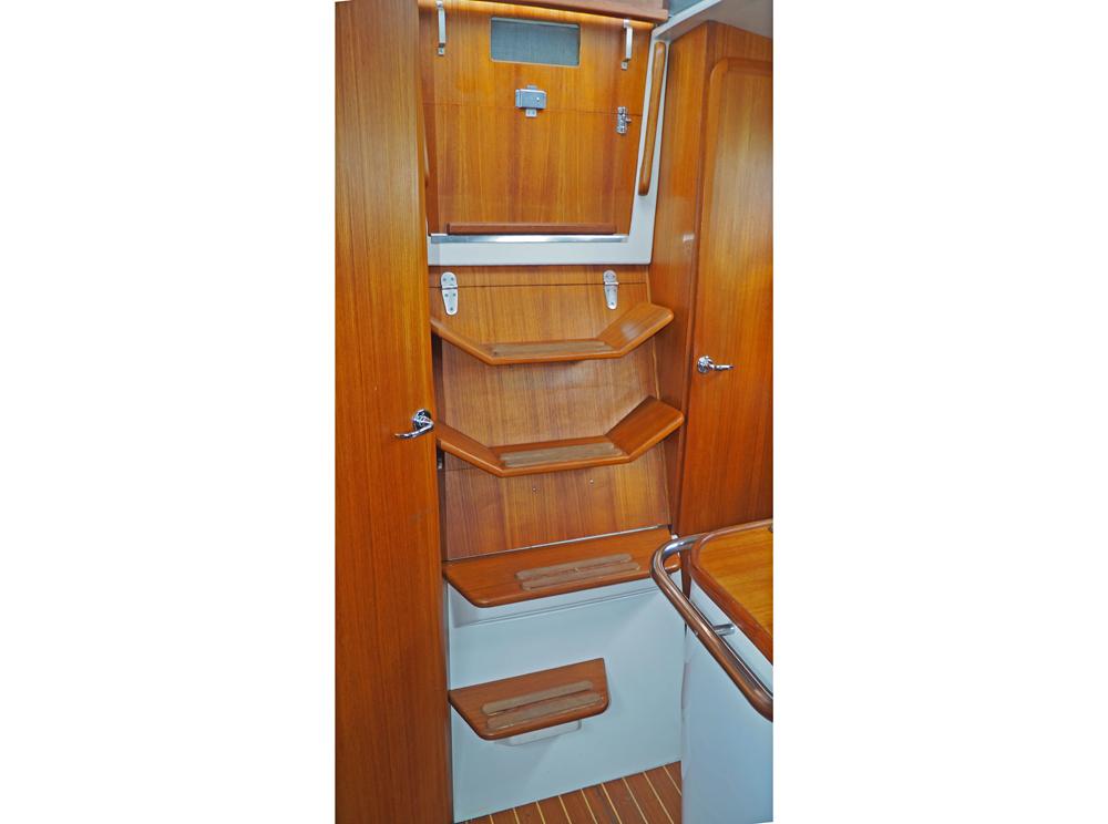 Salon, Accommodatie